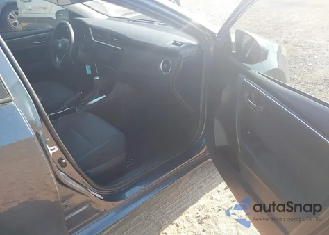 2017 Toyota Corolla Le z USA, uszkodzony, nr VIN 2T1BURHEXHC806916